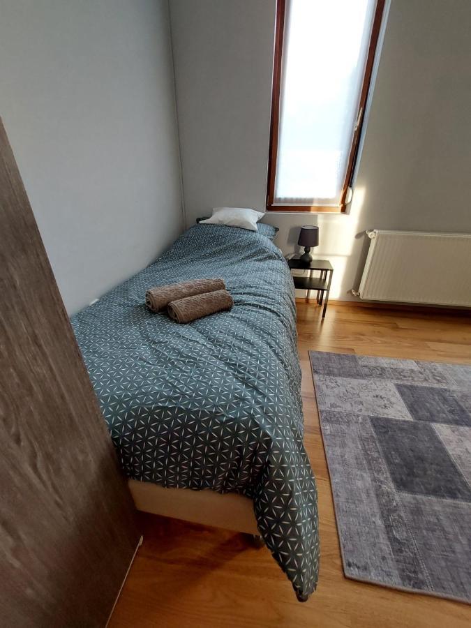 Csaladbarat Vendeglak Szegedi Maganszallashely 9 Fo Reszere, Nagycsaladok Es Barati Tarsasagok Reszere エクステリア 写真